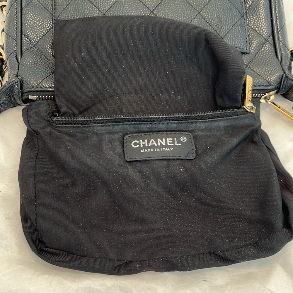 CHANEL Caviar Timeless Pochette - Picture 3 of 16